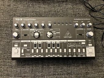 Behringer TD-3 (TD-3-BK) - Bass Line Syntezátor