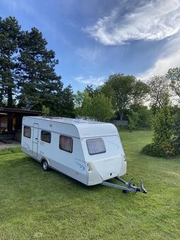 karavan Hymer, rodina 5-6 osob, palanda