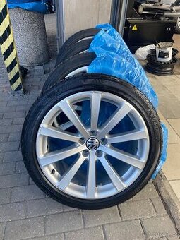 Kola z Tiguana 255/40 R19