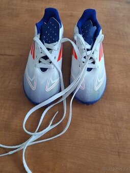 Dětské turfy adidas velikost 29.