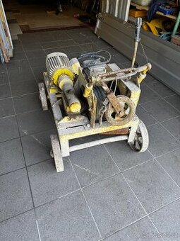 Rezervováno - Stavební výtah/vrátek