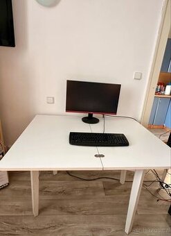 Prodám rozkládací stůl, velmi dobrý stav