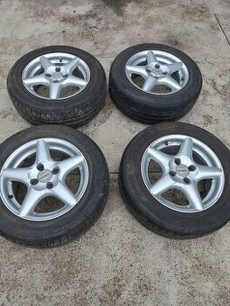 Sada alu kola Peugeot s pneumatikami
