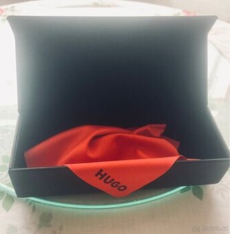 Luxusní pouzdro na brýle s magnetem Hugo Boss
