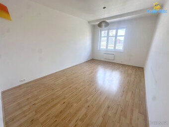Pronájem bytu 1+kk 31m2 Na Veselí Praha 4 Pankrác
