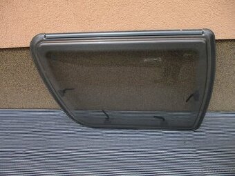 Boční okno ke karavanu č. O 2515