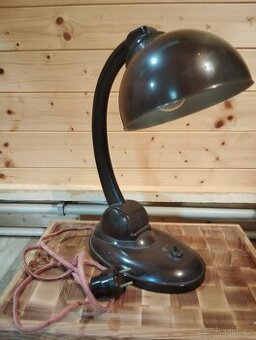Bakelitova lampa