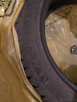 Zimní pneu 225/45 R17