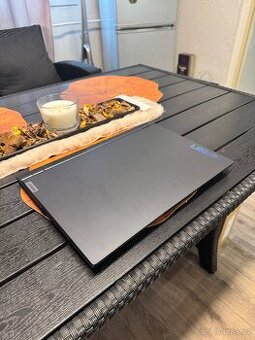 Herní notebook Lenovo Legion 5