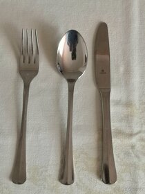 Příbory +kávové lžičky