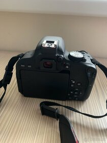 CANON Fotoaparát a objektivy k němu (možno koupit jen část)