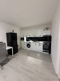 PLNĚ VYBAVENÝ byt 2+kk, 55 m², 2 lodžie, 2 výtahy