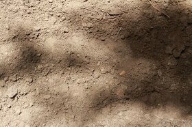 Uložení zeminy na pozemku