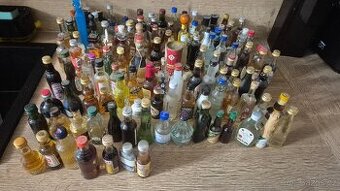 Miniaturní láhve alkoholu 127 ks