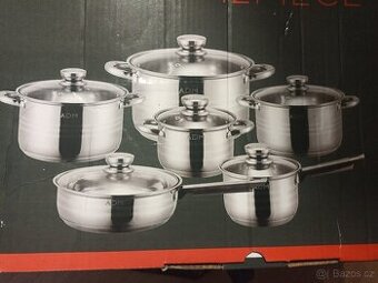 sada nerezových hrnců