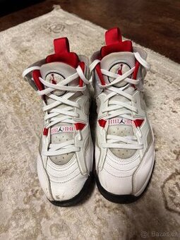 Kotníkové tenisky Nike Jordan vel. 42 (26,5 cm)