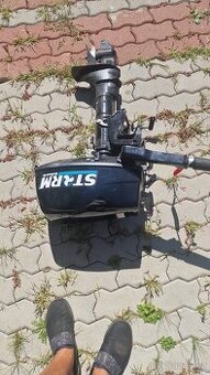 LODNÍ ZÁVĚSNÝ MOTOR