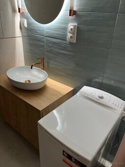 Pul roku pouzivana pracka Whirlpool perfektni stav