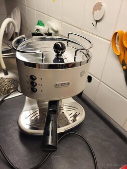 DE LONGHI PÁKOVÝ KÁVOVAR - 1