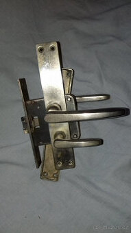 Starožitné kování na dveře činžák 1930,WC a pokoje