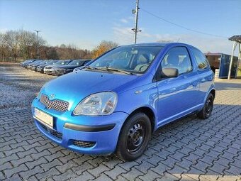 TOYOTA YARIS 1.0 VVT-i 48KW,ZÁVĚS,EL.OKNA,SERVO,CD.