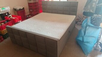 Luxusní manželská postel 180x200 - 1