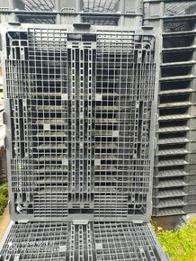 Plastové palety za 180kč.