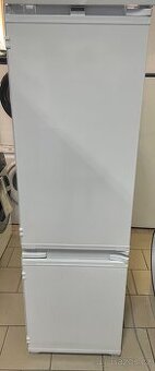 Nepoužitá vestavěná lednička Beko BCNA275E5ZSN