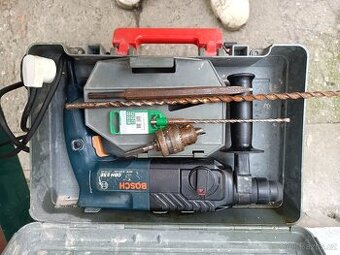 Bourací a vrtací kladivo Bosch