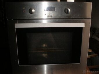 vestavěná horkovzdušná elektrická trouba zanussi built . in