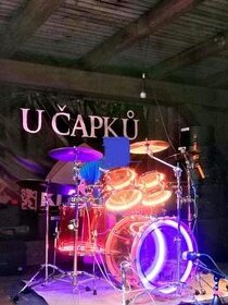 BUBENÍK HLEDÁ KAPELU