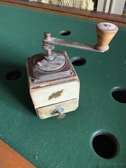 Mlýnek na kávu leinbrock ideal