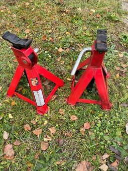 Pevné bezpečnostní stojany pod auto