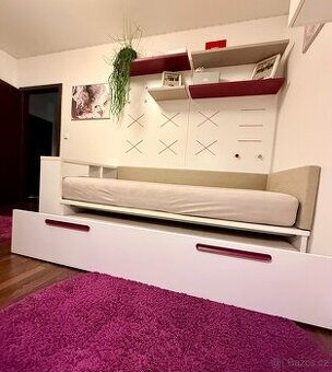 Prodám krásný dětský pokoj z masivu