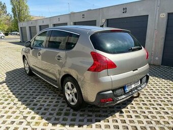 Peugeot 3008 1.6i 115kw vozidlem se dá odjet po ose