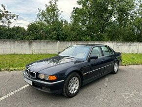 BMW E38 740i