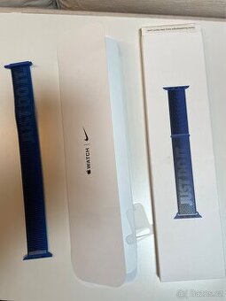 Originální modrý řemínek Nike na Apple Watch 44/45/49mm