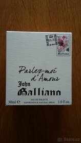 Parlez Moi d´Amour od John Galliano