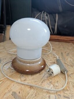 Retro stolní lampa