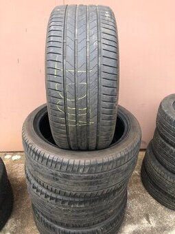 Letní pneu 255/40/19