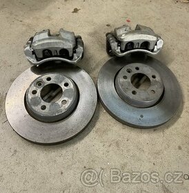 Predné brzdy Amarok 332mm spolu so strmenmi - 1