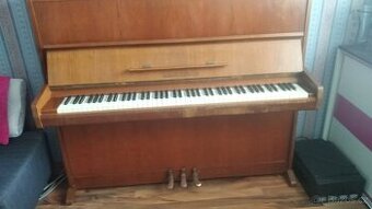 piano August forster