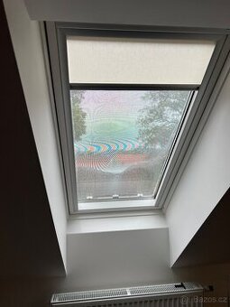 Stínící rolety béžové 4ks na střešní okna VELUX