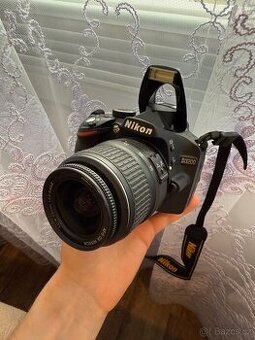Nikon D3200 tělo + objektiv 18-55 mm + nabíječka