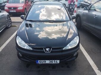 Peugeot 206 1,4 55kw - STK ještě rok