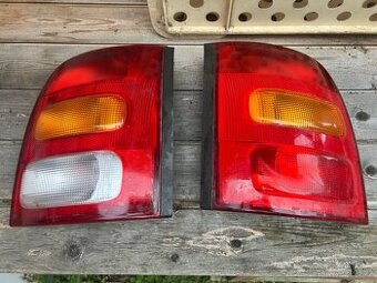 Zadní světla Nissan Micra K11 - 1