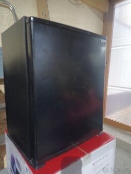 Prodám malou lednici ISM minibar 230V 30 litrů