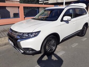 Mitsubishi outlander 2021 4x4 automat