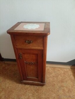 Noční stolek retro