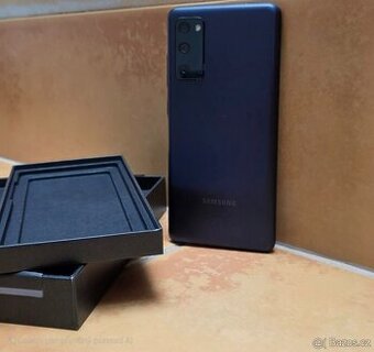 Samsung Galaxy S20 FE 5G  (cena 1.999,- Kč)